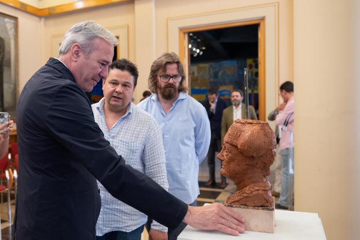 El presidente Azcón presenta el premio taurino Nicanor Villalta