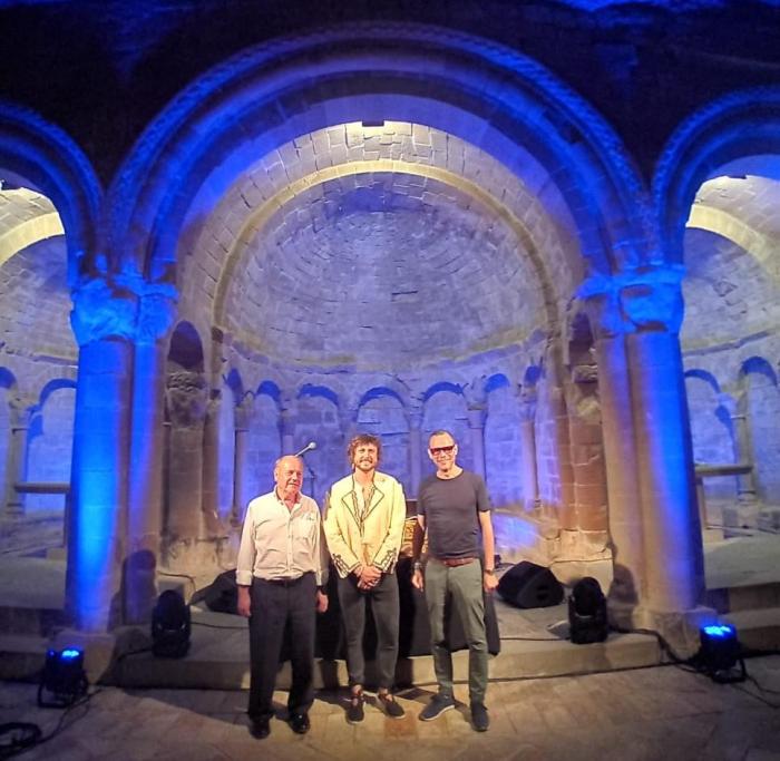 El director general de Cultura, Pedro Olloqui, asistió al concierto de Idoipe en San Juan de la Peña.
