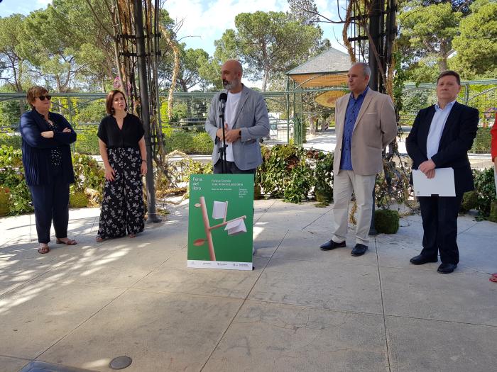 Víctor Lucea en la presentación de la Feria del Libro de Zaragoza