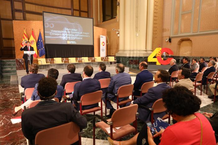 Aliaga asiste a la presentación de las Ayudas a la Industria de la Automoción de Aragón