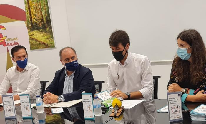 Durante la presentación, el director general ha estado acompañado de la gerente de Valentia, Junto a Carlos Peñasco y Pablo Martínez (de izda. a dcha.), Santiago Aguado y Sara Comenge