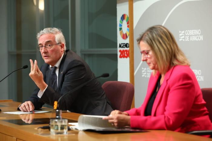 Joaquín Olona y Carmen Urbano, durante la rueda de prensa de este lunes.