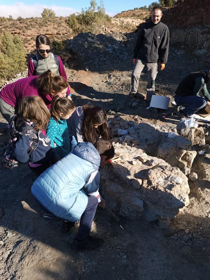 Visita alumnos CRA TURIA Riodeva yacimiento El Carrillejo_2