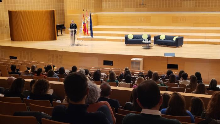 Marta Gastón en la inauguraicón del acto "El talento, palanca de crecimiento económico en Aragón"