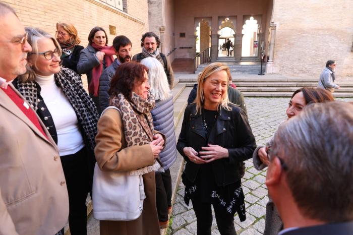 Foto de familia junto a representantes del sector tras la aprobación de la Ley de Economía Social