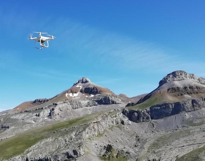 Dron sobrevolando el puerto