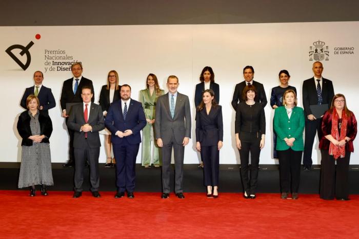 Fotografía de grupo de los premiados.