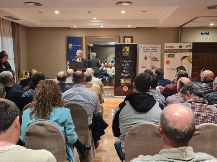 El consejero Olona, durante su intervención en los premios "Mejor Aceite del Bajo Aragón 2023".