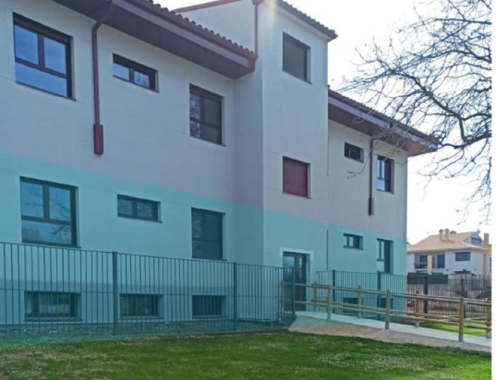 El centro de salud se ubicará en la zona marcada de azul del actual edificio de la residencia.
