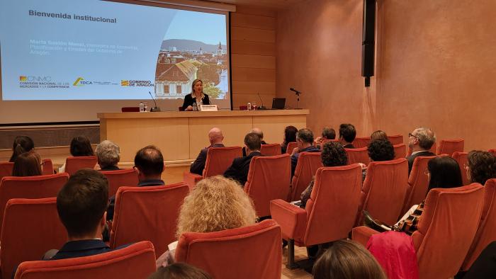 Marta Gastón en la jornada sobre "Municipios y Competencia" del TDCA y la CNMC