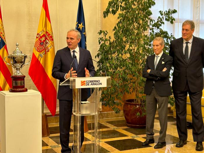 El CAI Zaragoza conmemora en la sede del Gobierno de Aragón junto a Jorge Azcón su primer título de Copa.