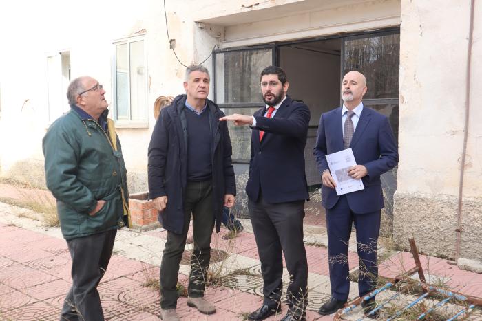 Visita al antiguo cuartel de la Guardia Civil de Utrillas