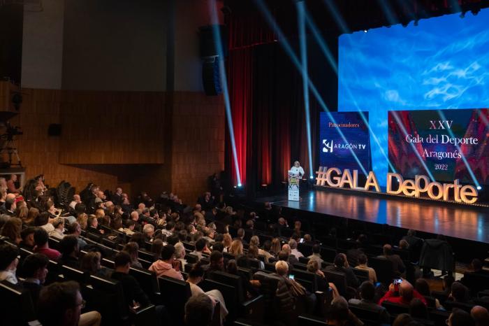 La.consejera de Presidencia, Tomasa Hernández, durante su intervención en la Gala del Deporte.