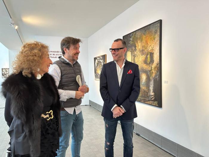 Pedro Olloqui, Julio Ramón y Susana Spadoni en la presentación de la exposición 'Juana Francés. Con voz propia'