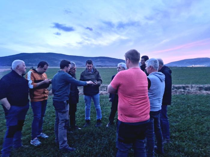 Los agricultores mostraron al consejero Samper los daños en los cultivos