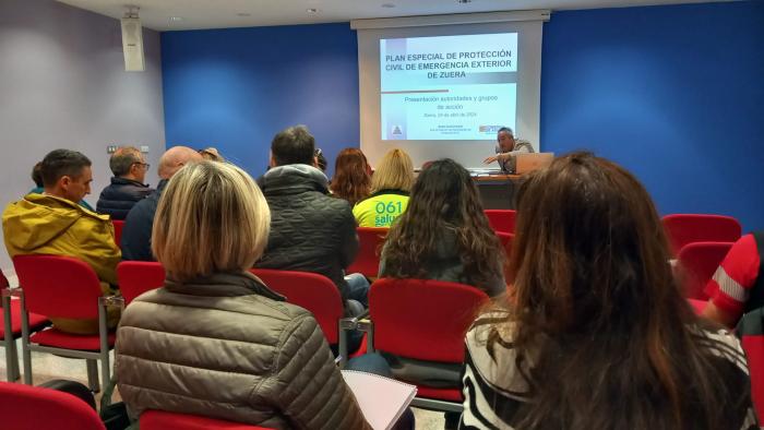 Campaña informativa en Zuera para actuar en caso de emergencia química.