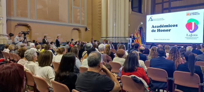 Acto de nombramiento de los nuevos miembros de honor de la Academia.