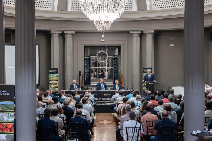 El presidente ha asistido este jueves a la Asamblea General de Cooperativas Agroalimentarias de Aragón.