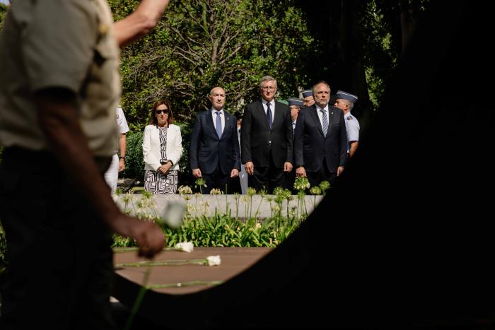El consejero ha asistido al homenaje de las víctimas del Yak-42.