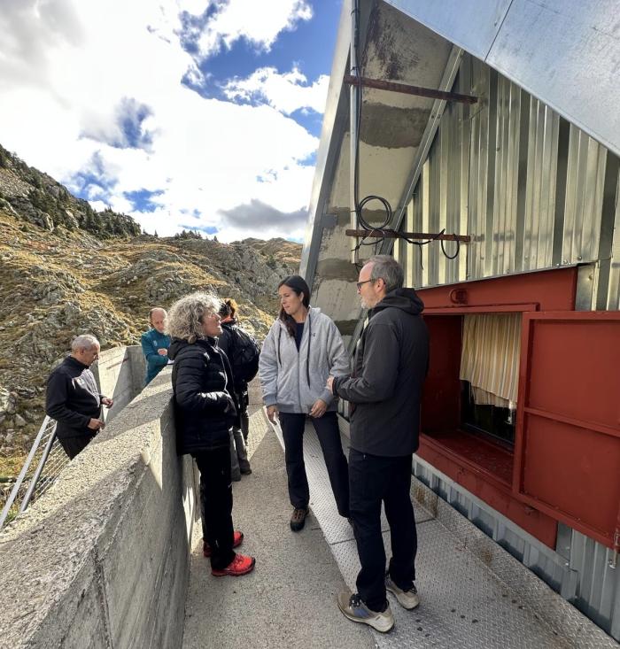 La directora general de Deporte, Cristina García, ha visitado este lunes el refugio.