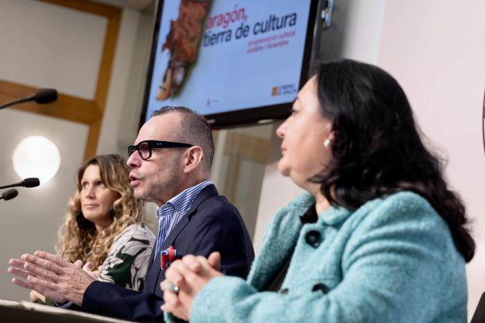 El director general de Cultura, Pedro Olloqui, presenta la nueva programación cultural