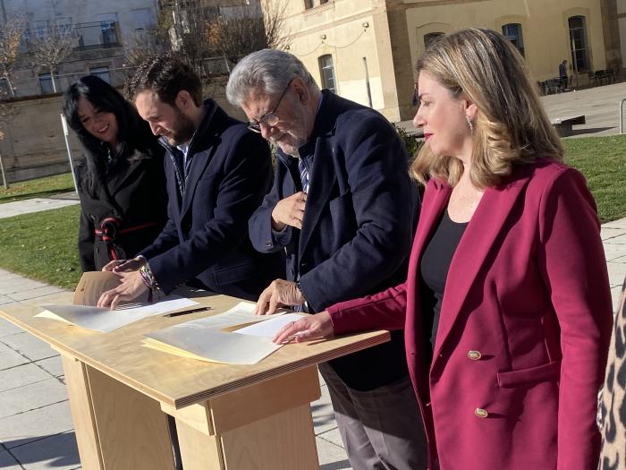 Firma del convenio entre DPH y Unizar para la cofinanciación de las obras en la Residencia de Niños, futura sede de Medicina en Huesca