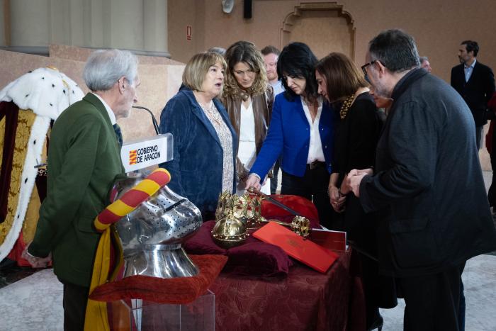 Tomasa Hernández, presenta en rueda de prensa el evento de la Coronación de los Reyes de Aragón.