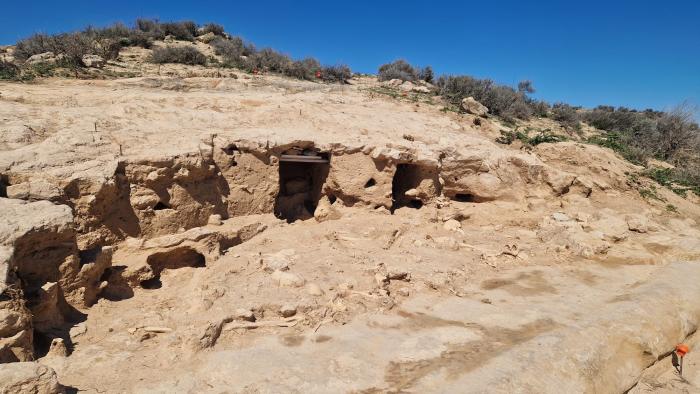 La directora general de Patrimonio Cultural ha conocido esta semana los trabajos realizados en esta zona de Muel.