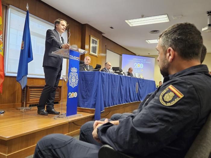 Imagen del artículo El Gobierno de Aragón concede su máxima distinción a 78 agentes de la Policía Nacional por su labor en la DANA
