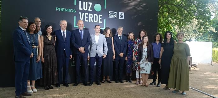 Representación institucional, con el director general del Instituto Aragonés del Agua, Luis Estaún.