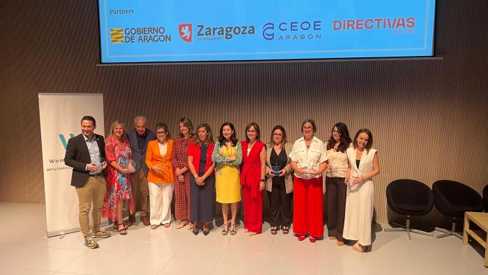 Foto de familia tras la recogida de premios.
