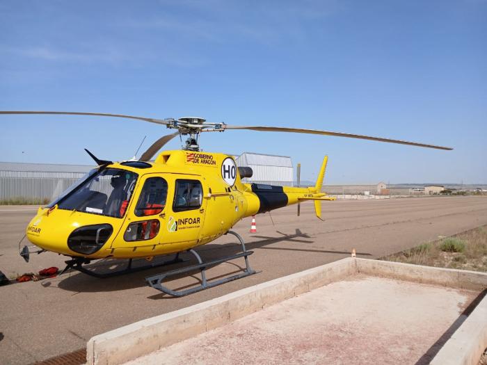El helicóptero de coordinación incorpora a bordo a tres profesionales: un piloto y dos coordinadores.