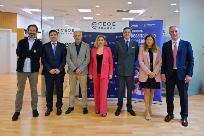 La consejera Claudia Pérez Forniés en la jornada " Talento, Innovación y Territorio", organizada por CEOE y KPMG