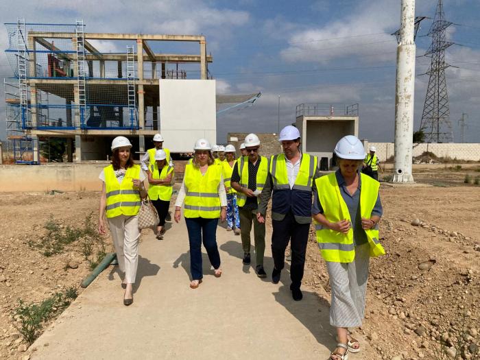 Pérez Forniés visitando este mediodía el programa "Escuela de Nueva Oportunidad" en la Fundación laboral de la Construcción
