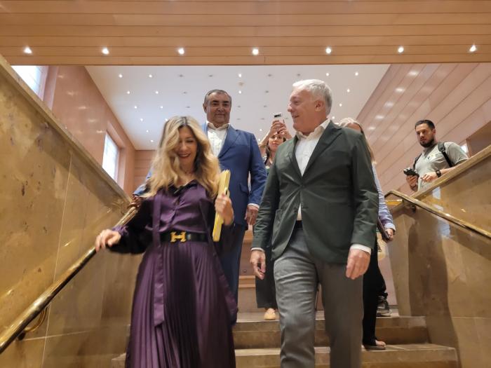 Mar Vaquero y Octavio López en su llegada a la reunión del Observatorio.