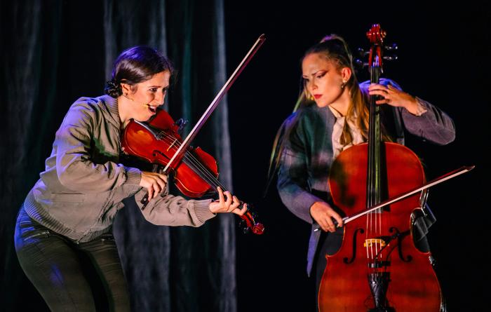 Cristina Pérez y Cristina Suey han presentado en este certamen su obra ‘La teoría de cuerdas’