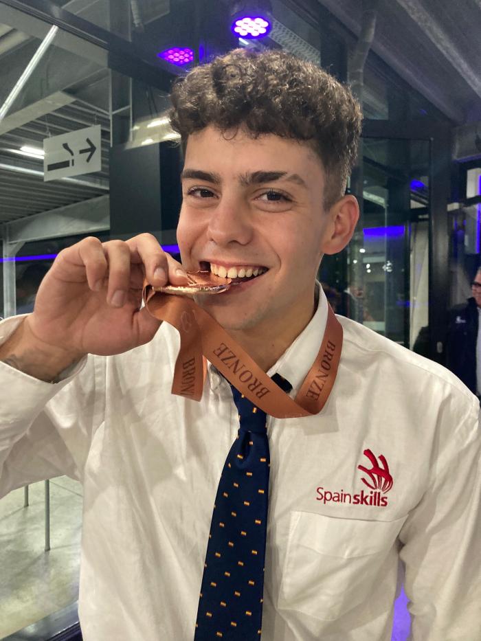 El aragonés Alex Caro Tello ha ganado la medalla de bronce en EuroSkills 2025