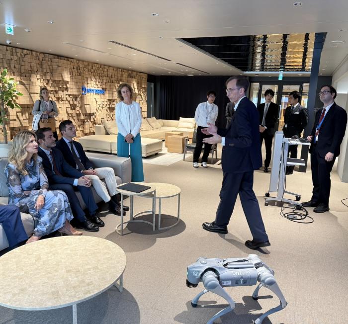 Un momento de la reunión mantenida con la tecnológica NTT Data en Tokio.