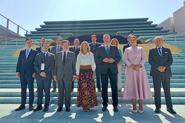 Inicio del Día de Aragón, en la plaza del Sol del Pabellón de España