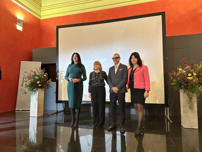 Entrega del Premio Lastanosa a María José Arbués.