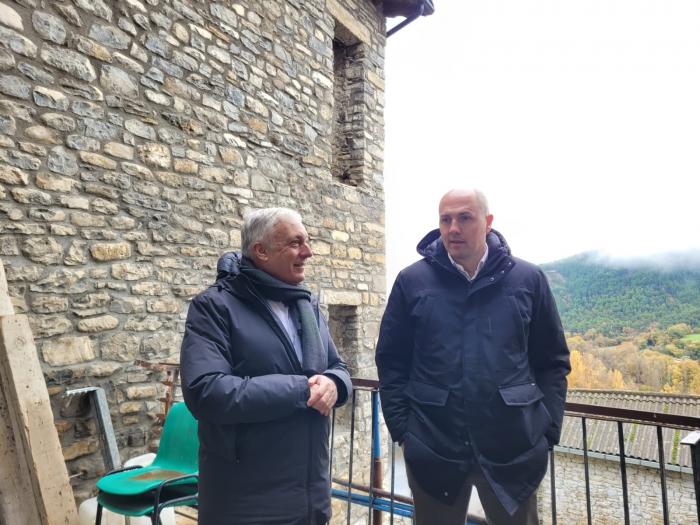 Visita a la obra de las cinco viviendas del Programa 700 en Boltaña.