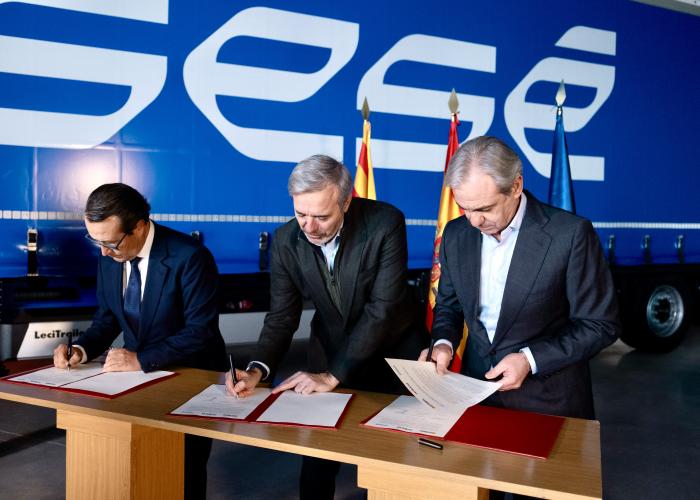 Firma del acuerdo entre el Gobierno de Aragón, IVECO y Sesé