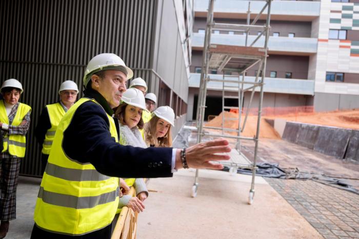 WhatsApp Image 2025-12-04 at 11.57.19 (5)