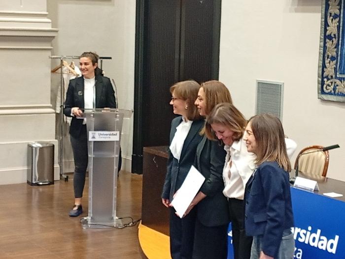 Entrega de la distinción a Laura Gracia Sánchez