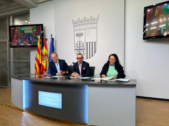 Los directores generales de Cultura, Pedro Olloqui, y Turismo, Jorge Moncada, acompañados por la jefa de servicio de la Dirección General de Cultura, Abigail Pereta, han realizado un balance del proyecto 'Aragón, tierra de cultura' en 2025.