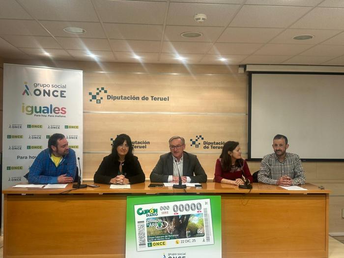 Presentación del cupón de la ONCE dedicado al Chopo Cabecero, hoy en Teruel.