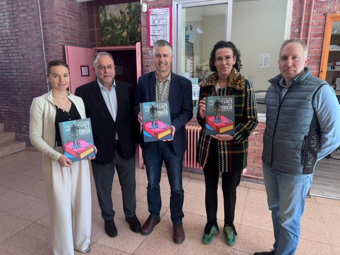 Foto de familia en Jaca de la campaña de divulgación del Estatuto de Autonomía de Aragón