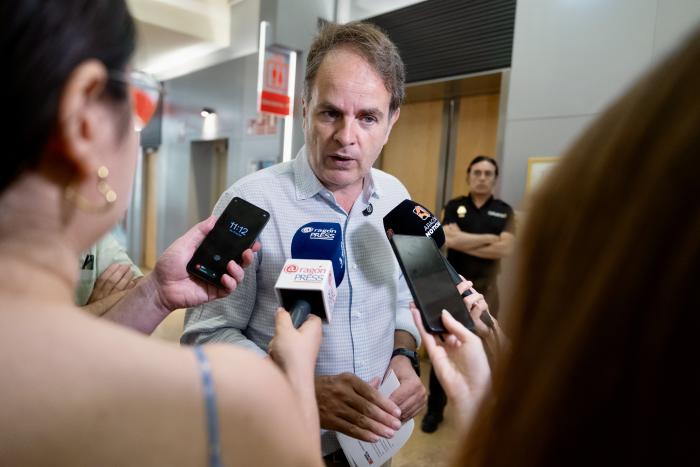 Roberto Bermúdez de Castro atiende a los medios tras la reunión del CECOPI.