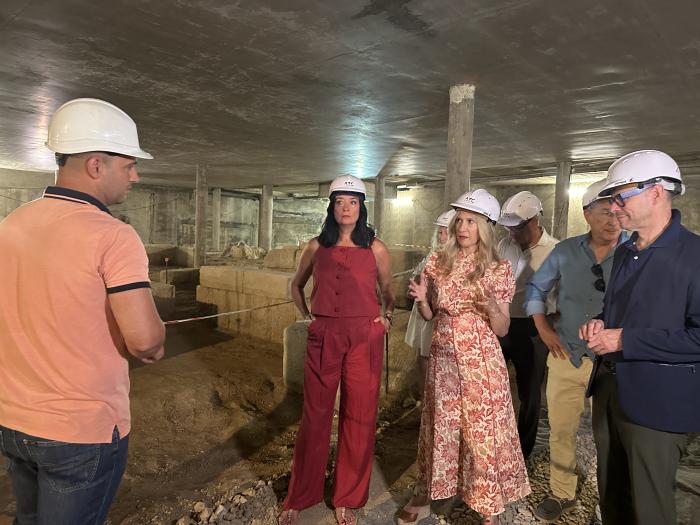 Visita a las obras del yacimiento del Círculo Católico en Huesca.