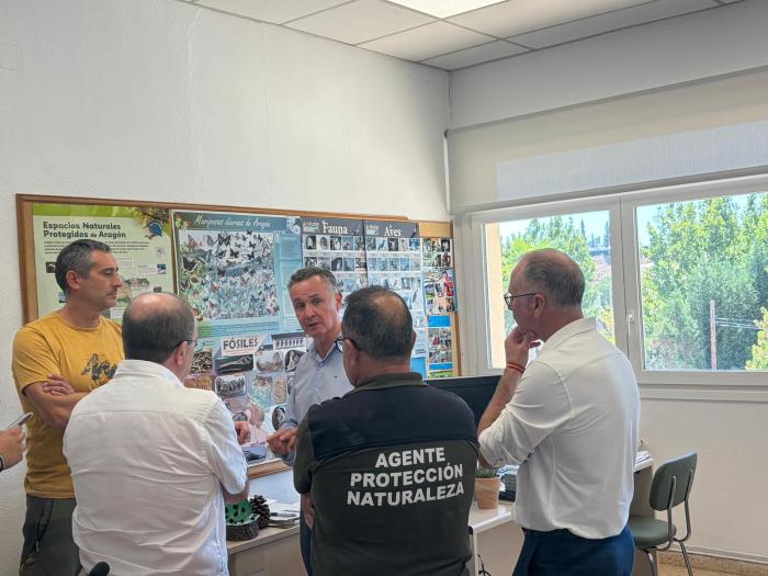 El consejero Biendicho en la oficina delegada del Gobierno de Aragón en Alcañiz